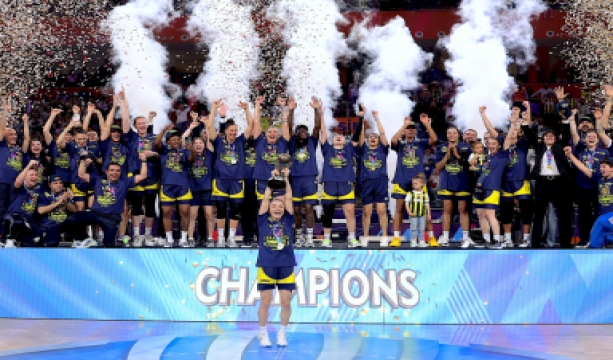 Cumhurbaşkanı Erdoğan’dan Fenerbahçe Kadın Basketbol Takımına tebrik mesajı